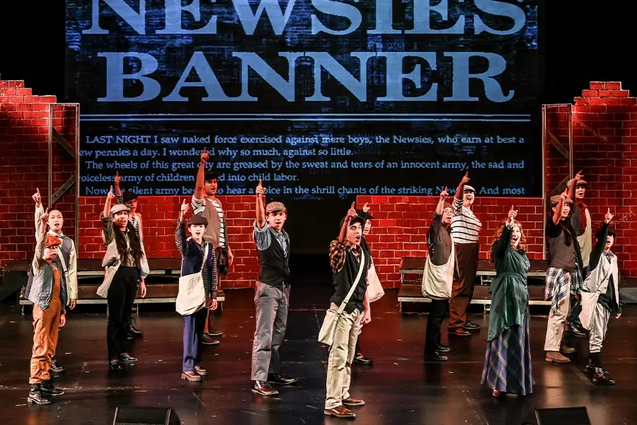 newsies-banner-musical